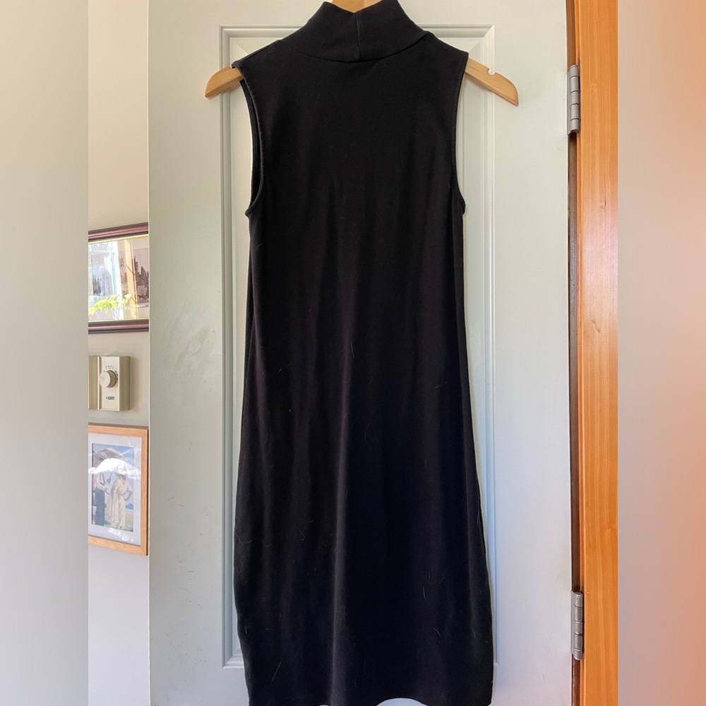 Aritzia turtleneck sleeveless T-shirt dress size M